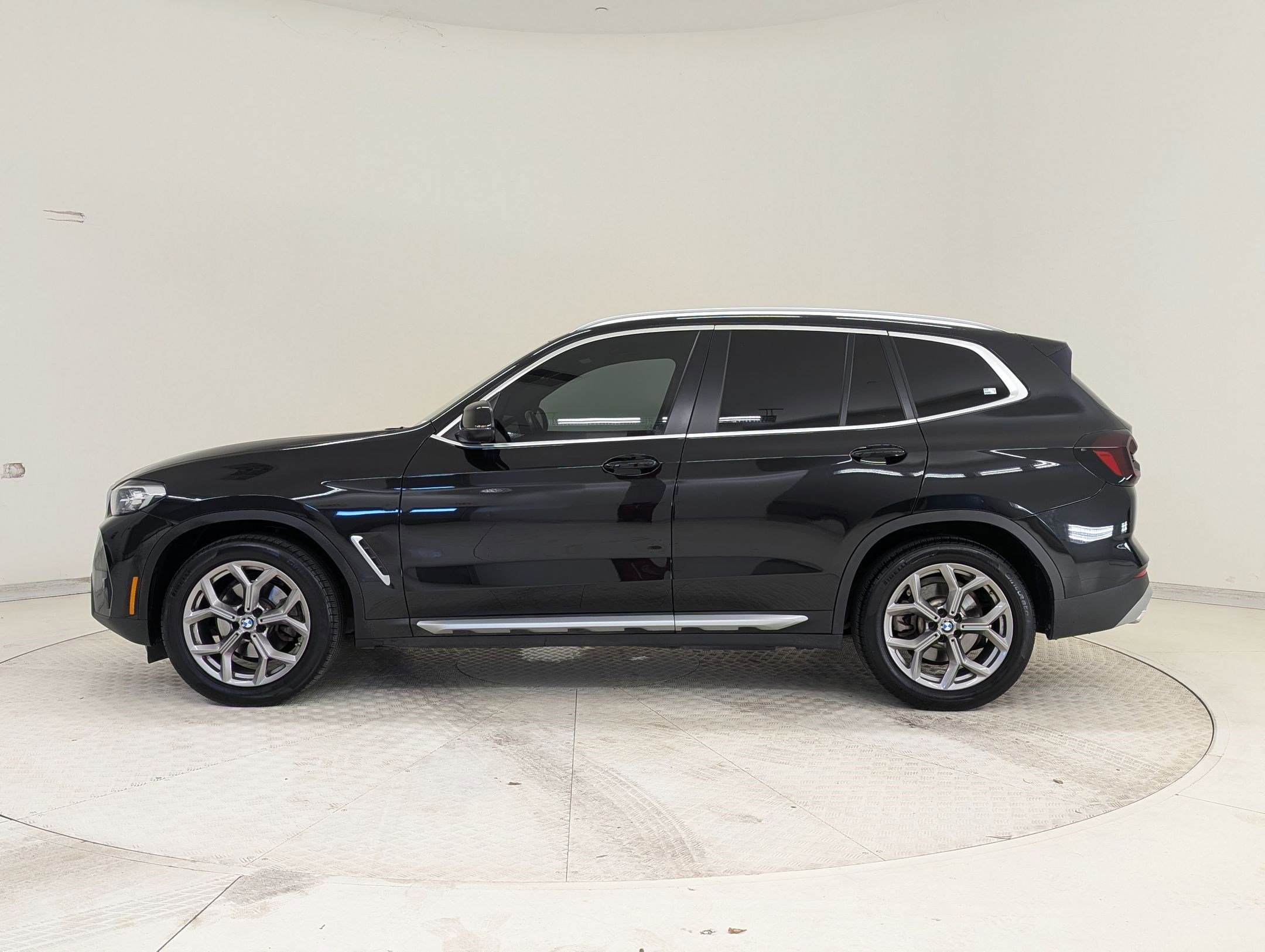 Used 2022 BMW X3 sDrive30i w/ Convenience Package image 2