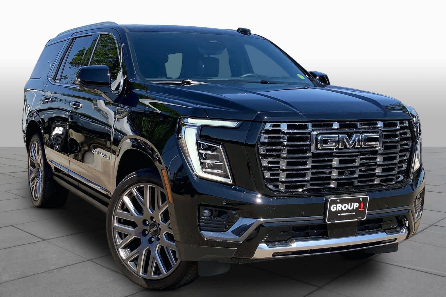 Used 2025 GMC Yukon Denali Ultimate AWD/4WD image 3