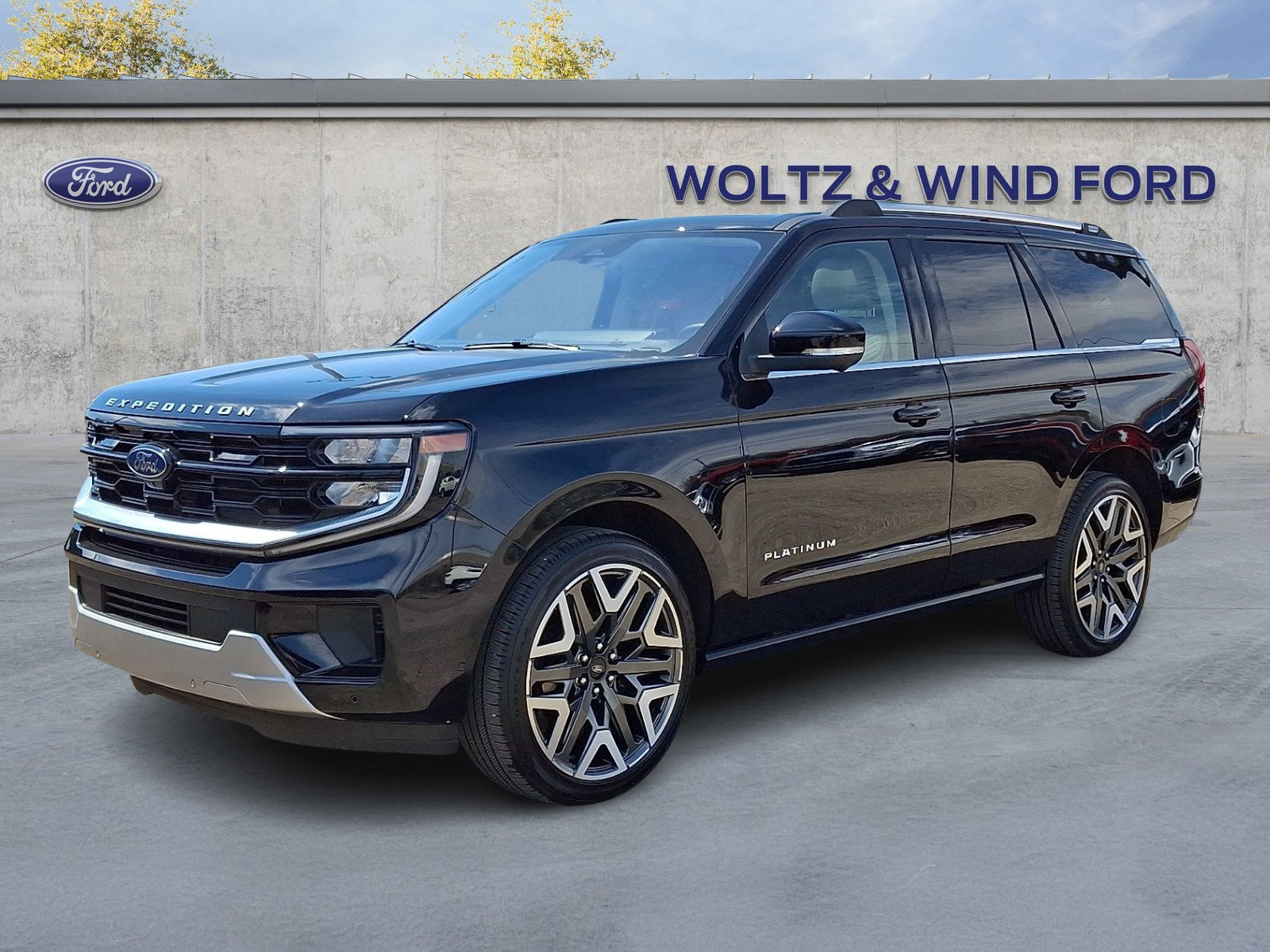 Certified 2025 Ford Expedition Platinum w/ Platinum Ultimate Package AWD/4WD image 3