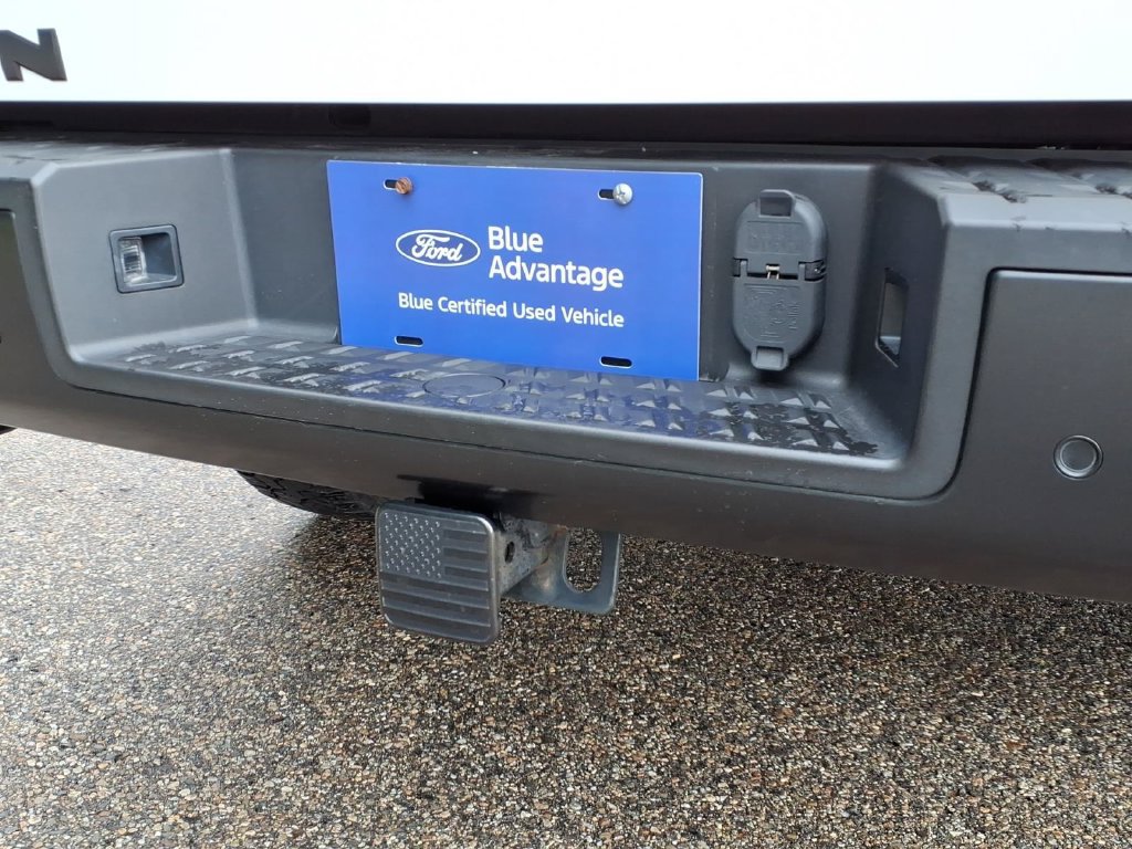 Used 2021 Nissan Titan PRO-4X w/ Pro-4x Convenience Package AWD/4WD image 12