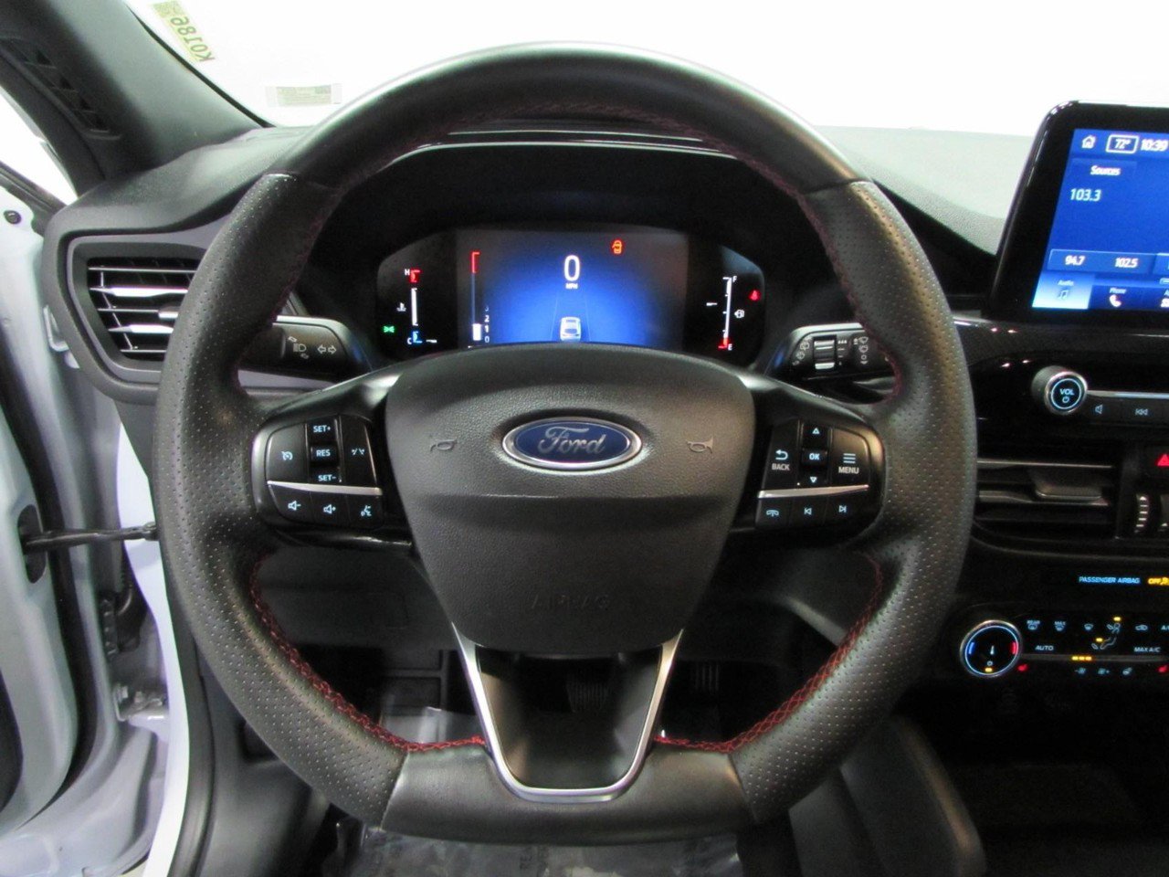 Certified 2025 Ford Escape ST-Line Select AWD/4WD image 23