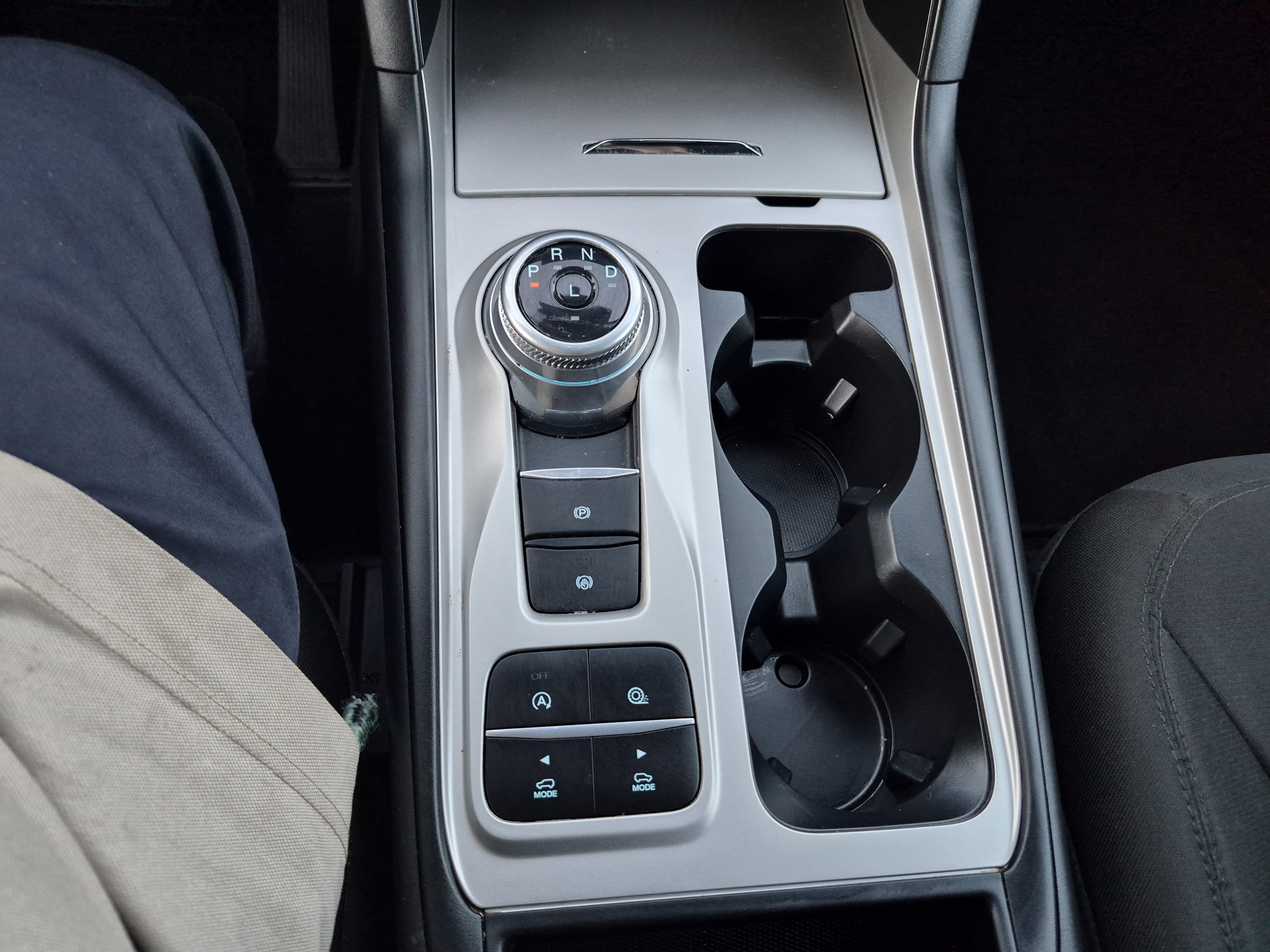 Certified 2024 Ford Explorer XLT RWD image 30