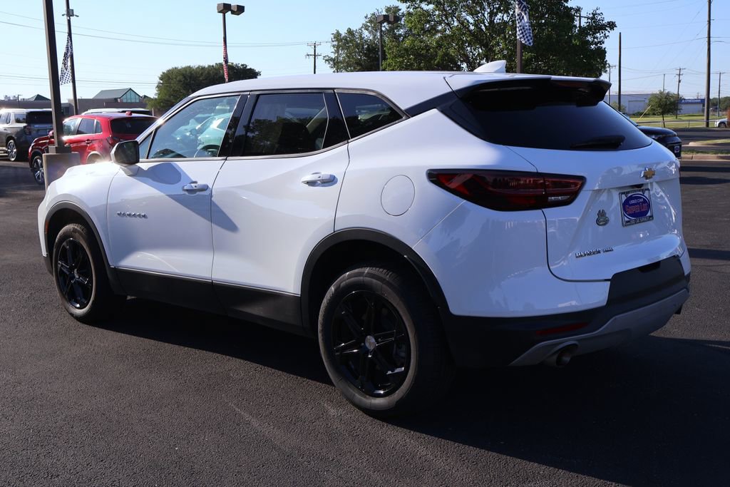 Used 2025 Chevrolet Blazer LT AWD/4WD image 16