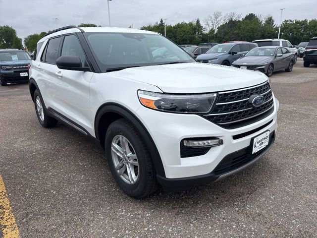 Certified 2022 Ford Explorer XLT w/ Equipment Group 202A AWD/4WD image 6