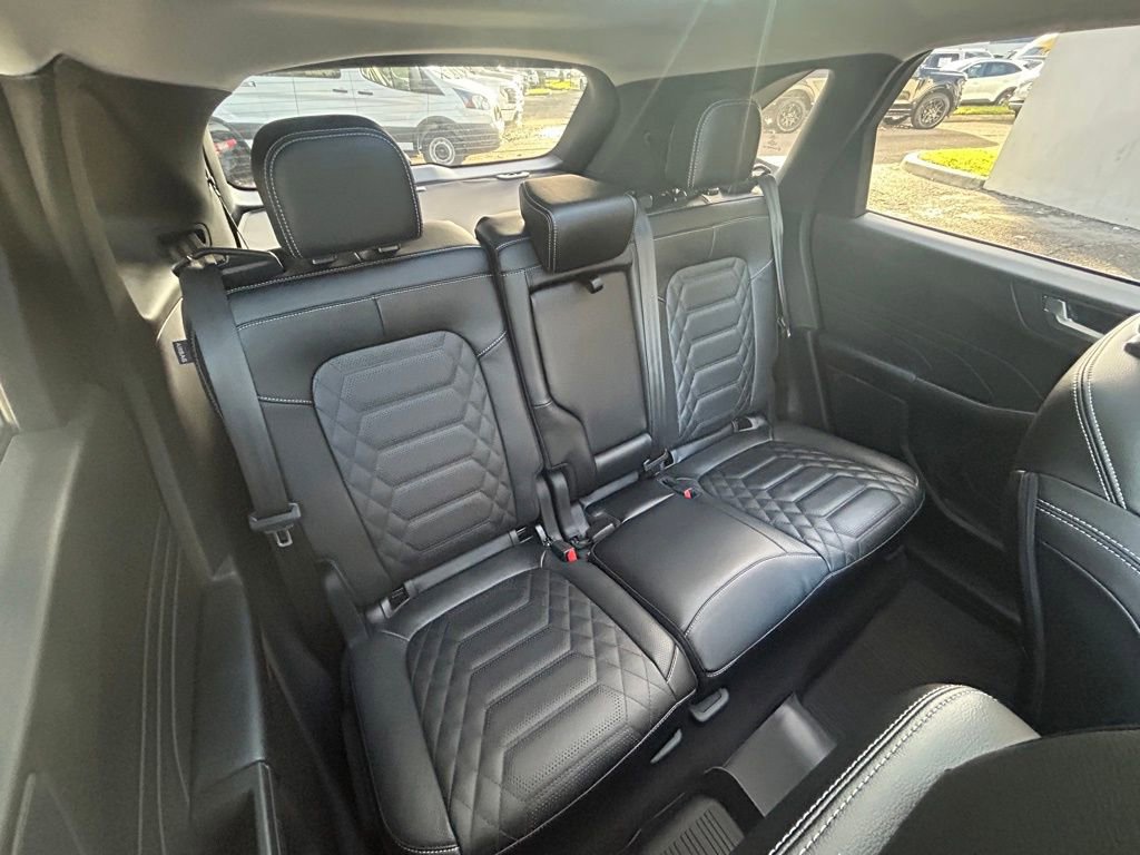 Certified 2024 Ford Escape SE w/ PHEV Premium Package FWD image 31
