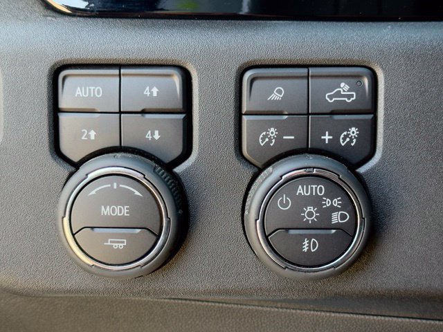 Used 2023 Chevrolet Silverado 1500 High Country w/ Technology Package AWD/4WD image 28