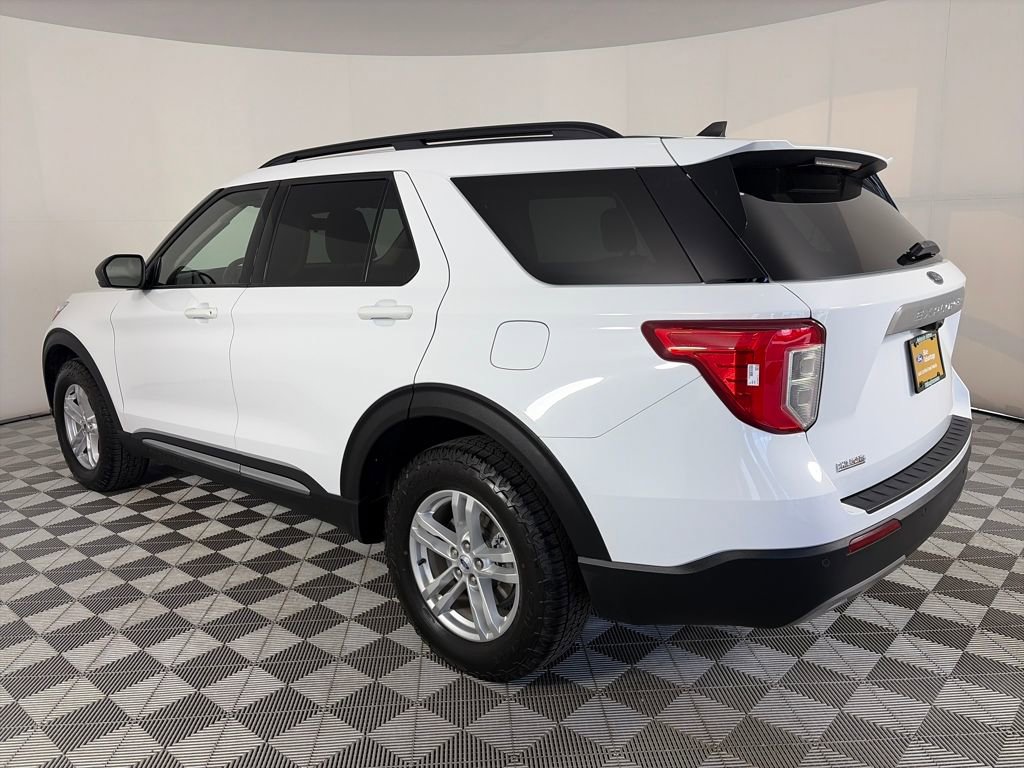 Certified 2022 Ford Explorer XLT w/ Equipment Group 202A image 5