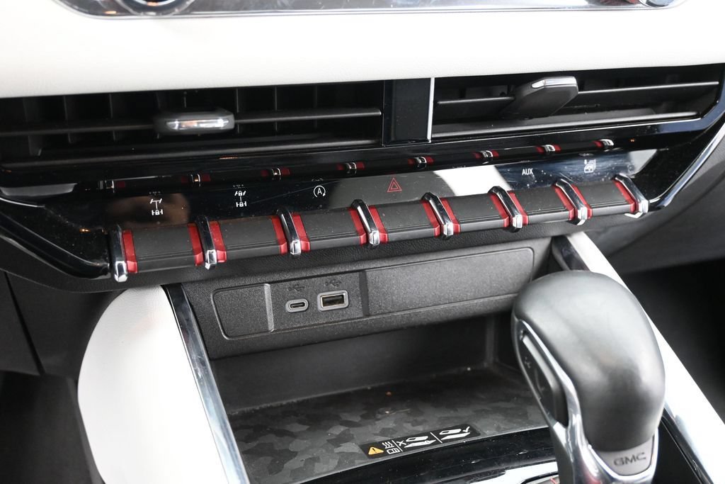Used 2024 GMC Canyon AT4X AWD/4WD image 13