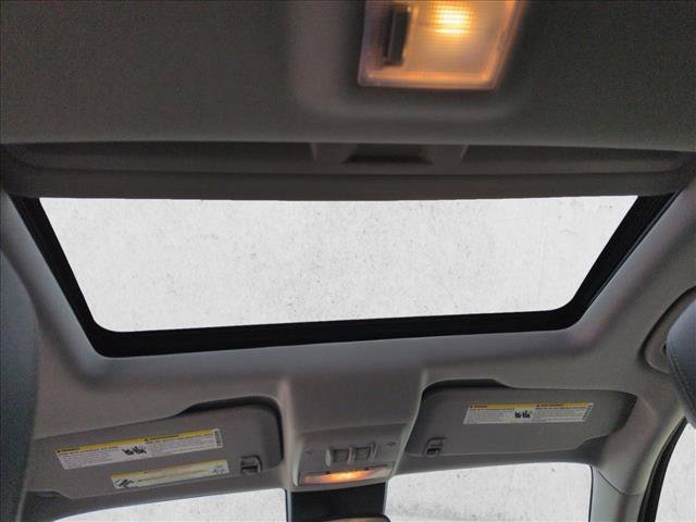 Used 2020 Chevrolet Trax LT w/ Sun & Sound Package image 15