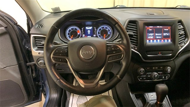 Used 2020 Jeep Cherokee Latitude w/ Cold Weather Group image 27