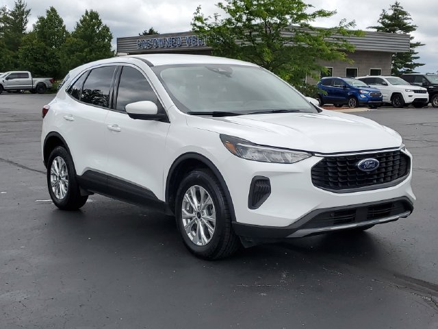 Certified 2023 Ford Escape Active w/ Tech Pack #2 AWD/4WD image 2