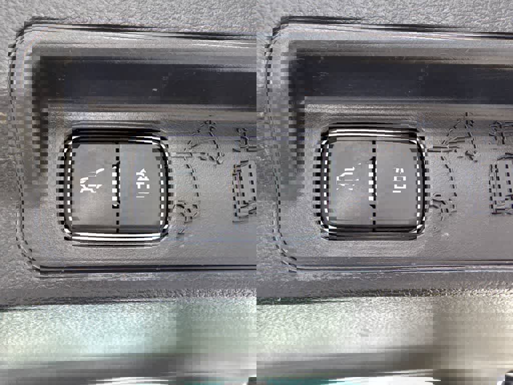 Certified 2022 Ford Explorer Limited w/ Hybrid Equipment Group 310A image 17