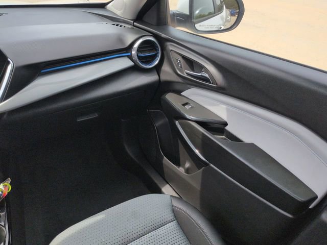 Used 2025 Chevrolet Trax LT w/ LT Convenience Package image 19