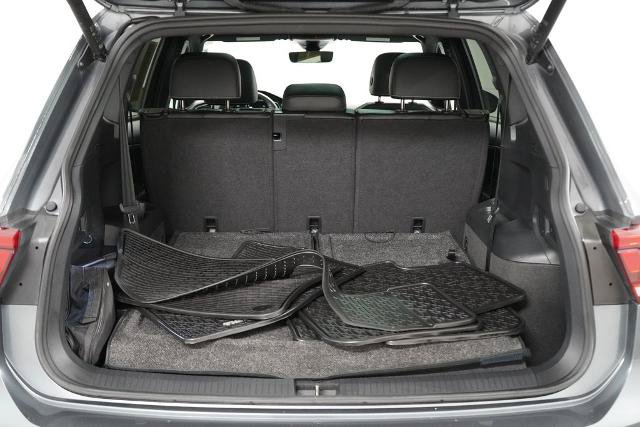 Used 2024 Volkswagen Tiguan SE R-Line FWD image 18
