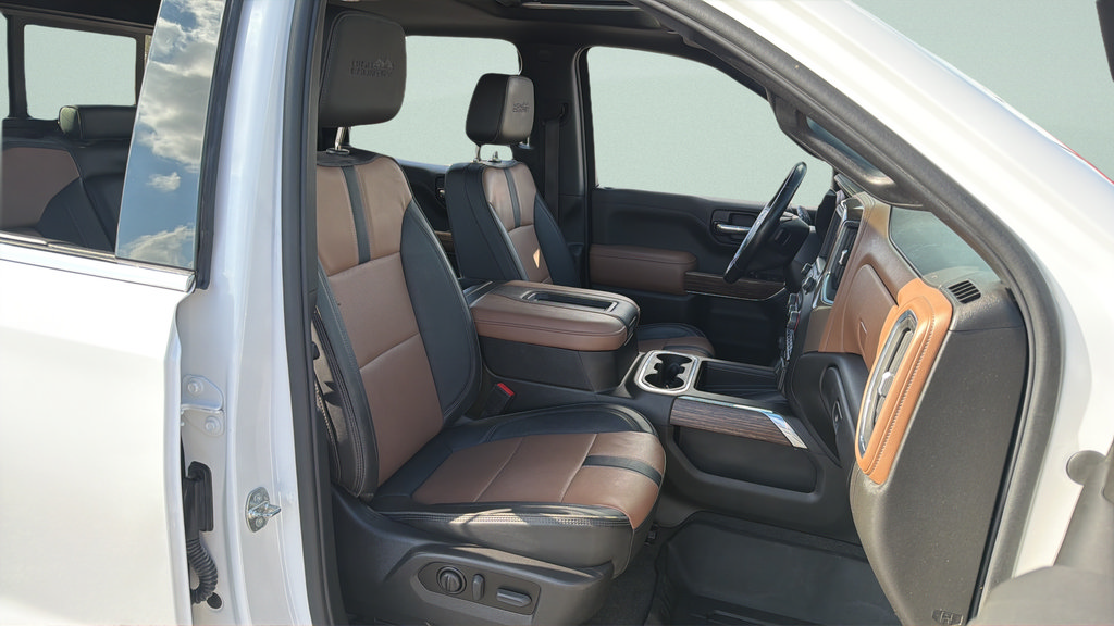Used 2022 Chevrolet Silverado 1500 High Country w/ Technology Package AWD/4WD image 19
