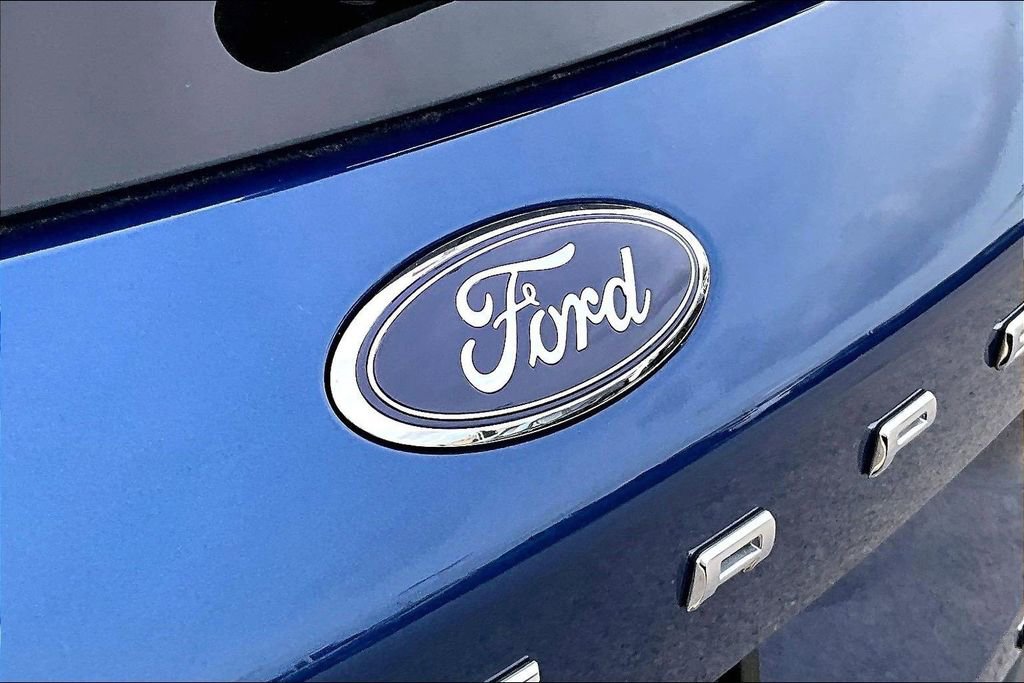 Certified 2023 Ford Escape Platinum w/ Premium Technology Package AWD/4WD image 31