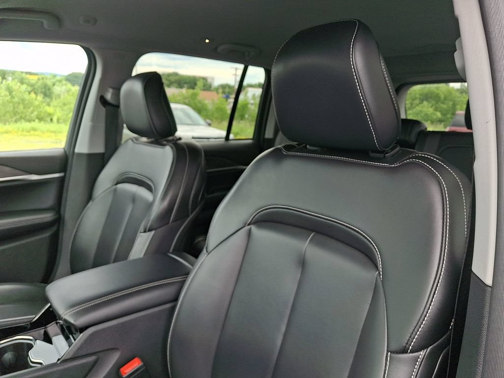 Used 2023 Jeep Grand Cherokee Limited AWD/4WD image 14