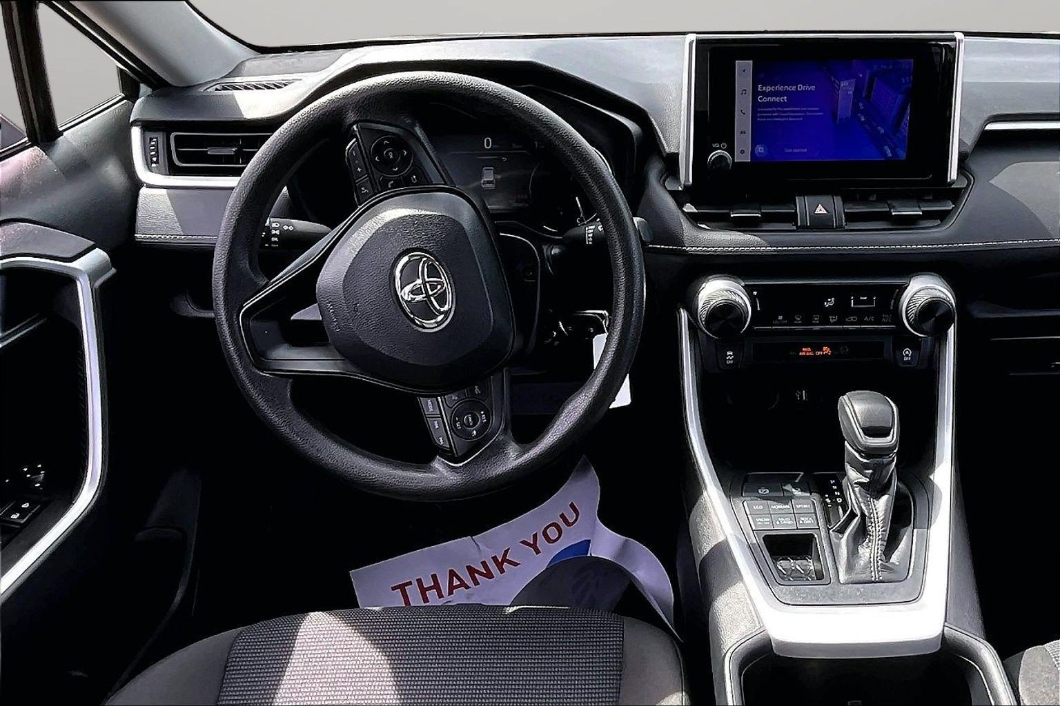 Used 2025 Toyota RAV4 LE AWD/4WD image 5