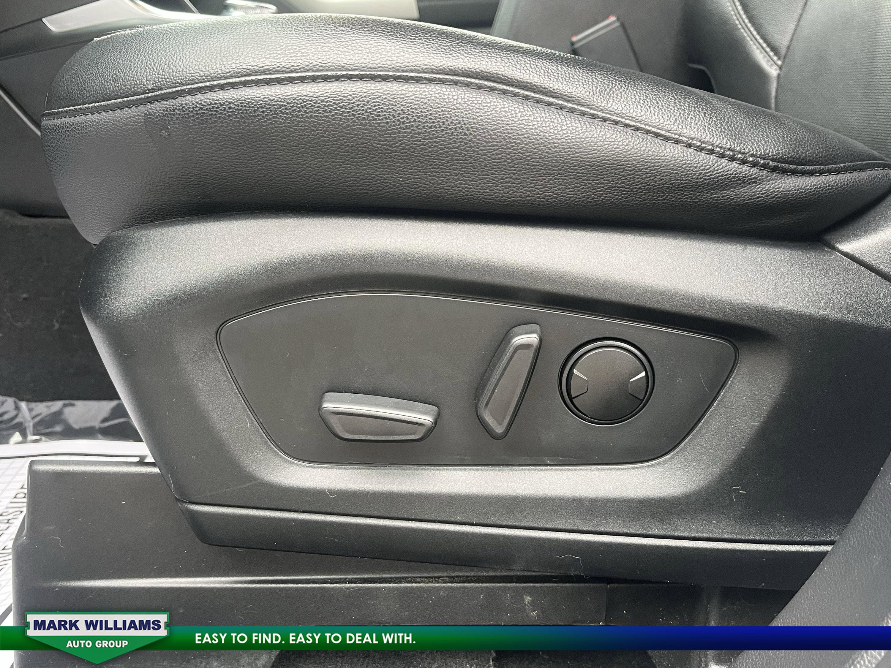 Certified 2022 Ford Explorer Limited w/ Equipment Group 301A image 11