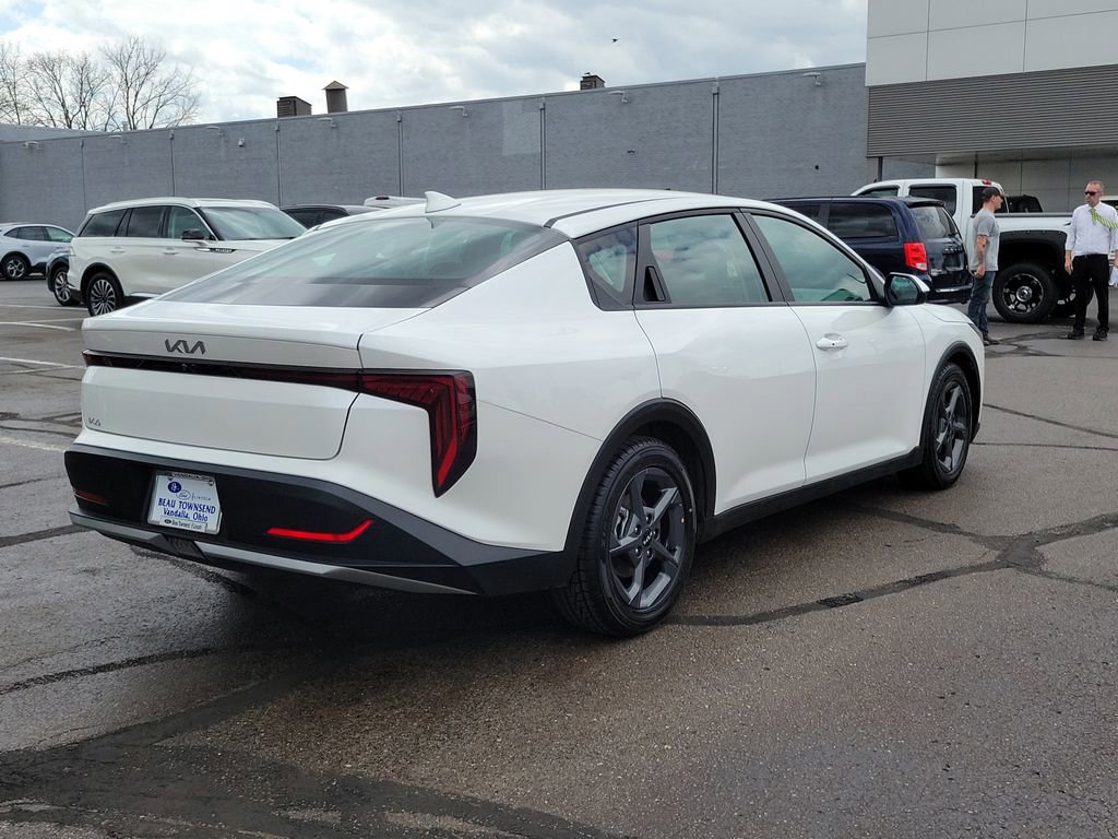 Used 2025 Kia K4 LXS image 5
