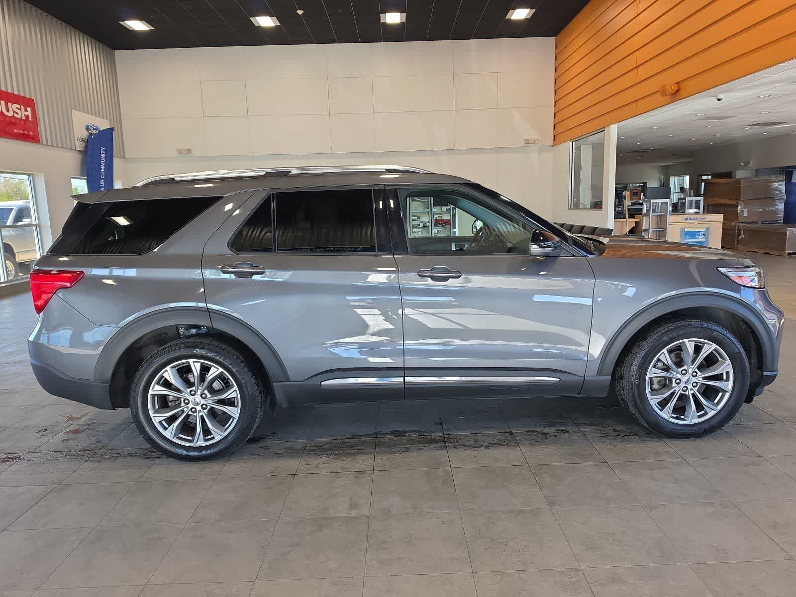 Certified 2022 Ford Explorer Limited AWD/4WD image 6