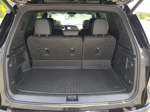Used 2024 Chevrolet Traverse RS FWD image 35