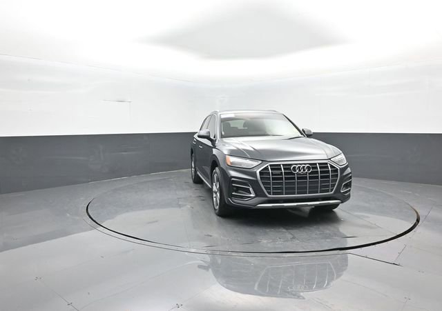 Used 2023 Audi Q5 2.0T Premium Plus w/ Premium Plus Package image 2