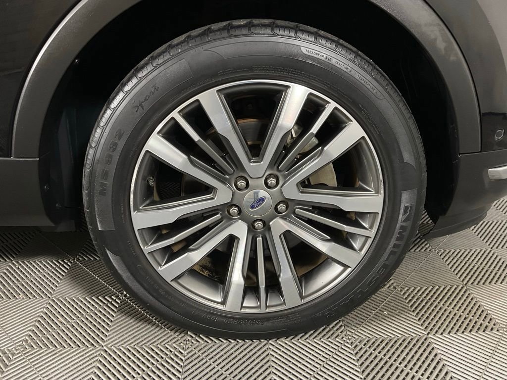 Certified 2018 Ford Explorer Platinum image 10