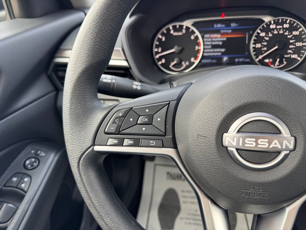 Used 2024 Nissan Altima 2.5 SV FWD image 16