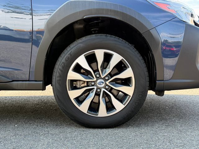 Used 2025 Subaru Outback Limited AWD/4WD image 30