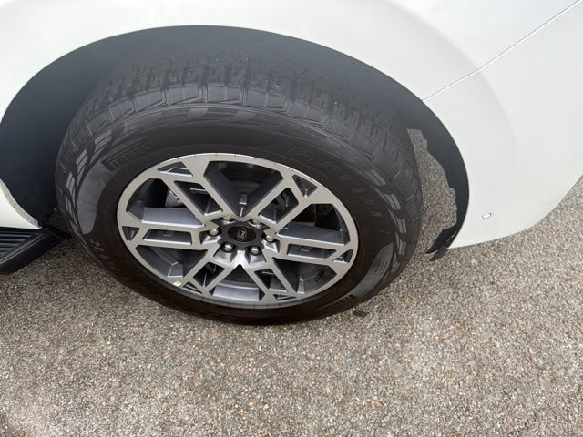 Certified 2025 Ford Expedition Active AWD/4WD image 29