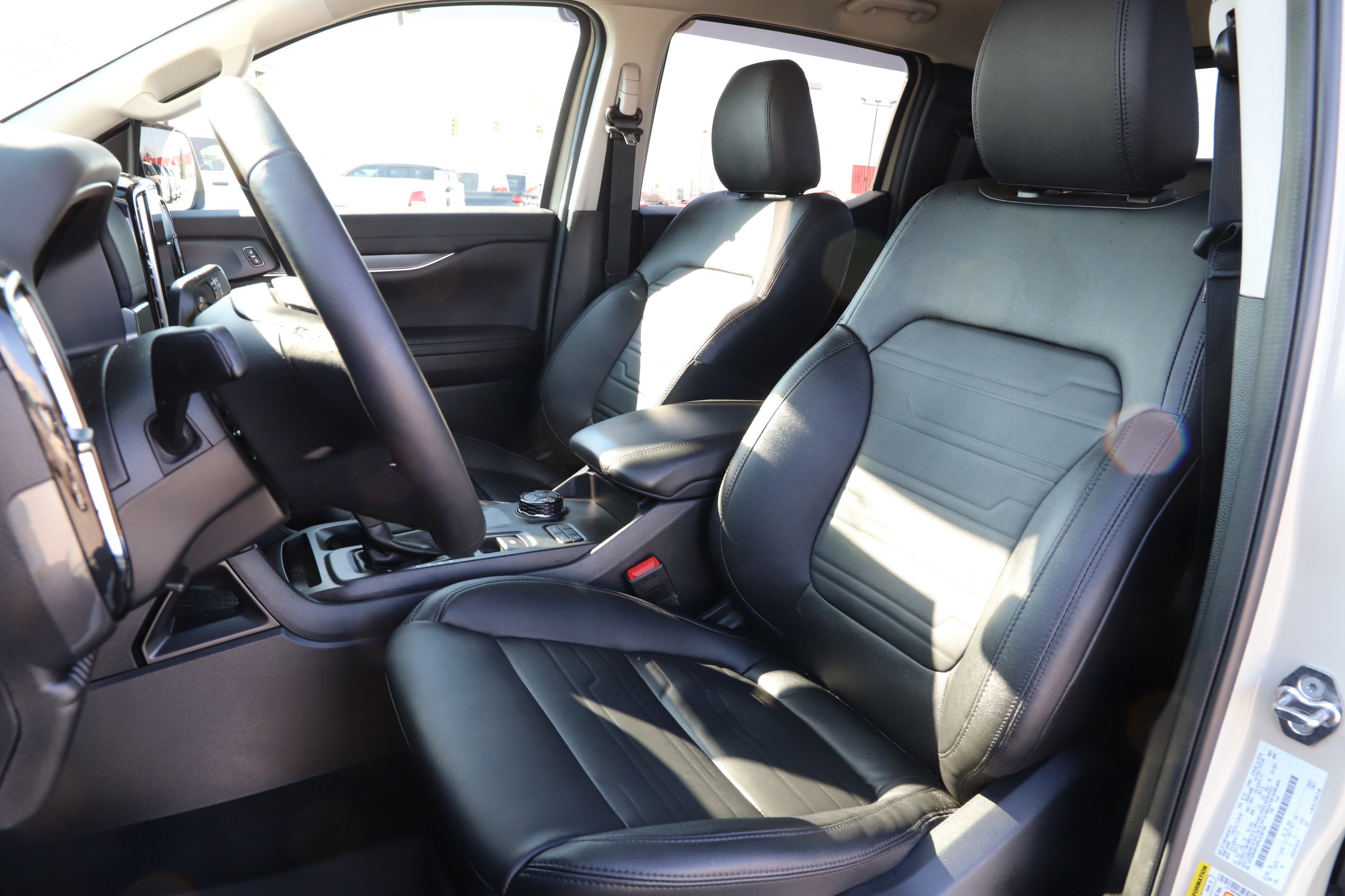 Certified 2025 Ford Ranger Lariat w/ Black Appearance Package image 15