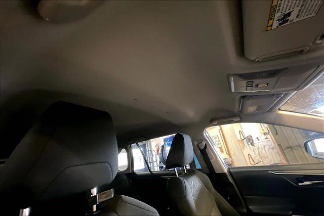 Used 2020 Toyota RAV4 XLE image 22