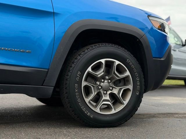 Used 2020 Jeep Cherokee Trailhawk w/ Cold Weather Group AWD/4WD image 38