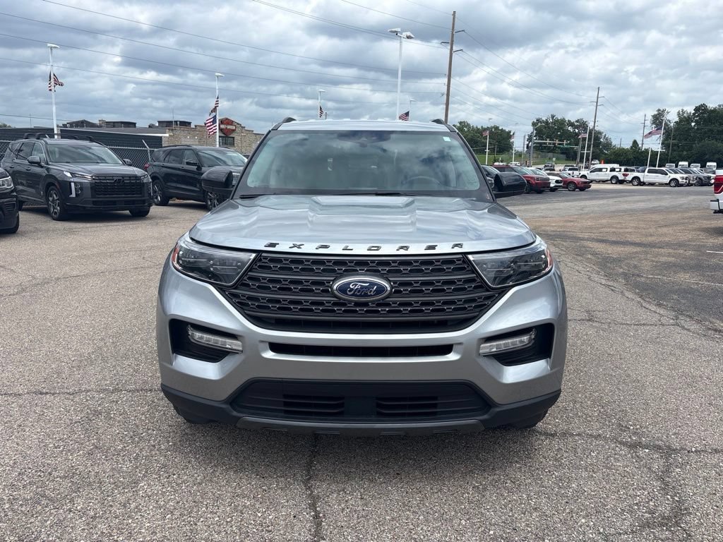 Certified 2023 Ford Explorer XLT w/ Equipment Group 202A AWD/4WD image 2