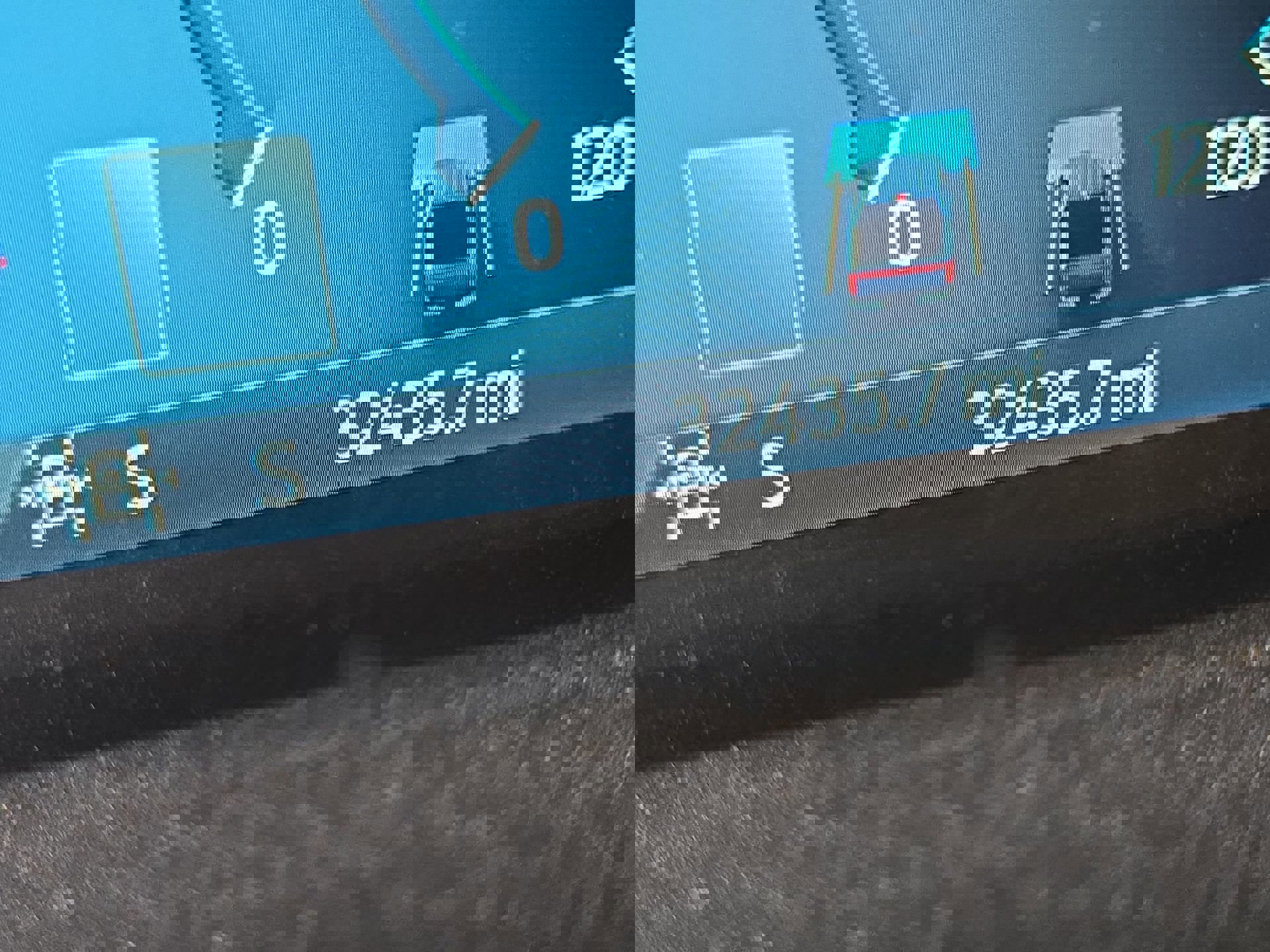 Certified 2022 Ford F150 Lightning Lariat w/ Equipment Group 511A High image 15