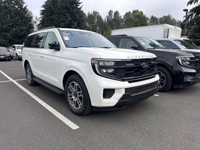 Certified 2025 Ford Expedition Active AWD/4WD image 2