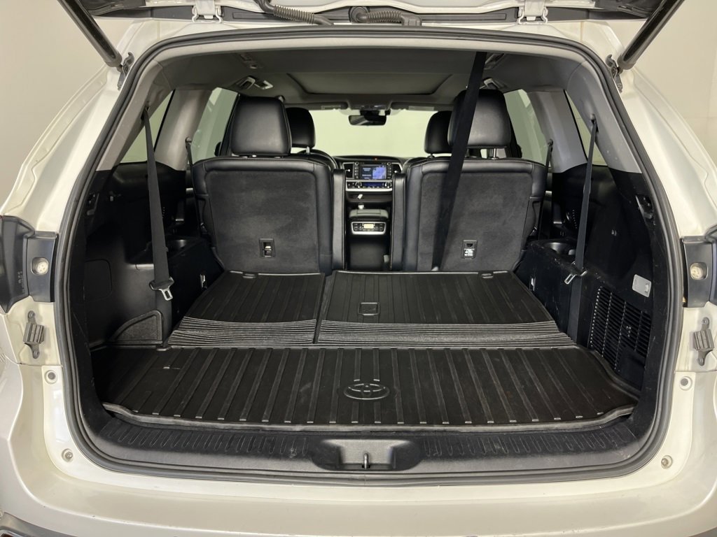 Used 2018 Toyota Highlander Limited image 27