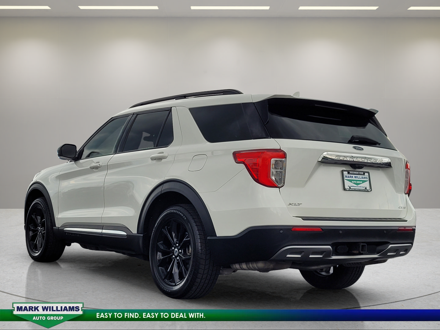 Certified 2023 Ford Explorer XLT w/ Equipment Group 202A AWD/4WD image 6
