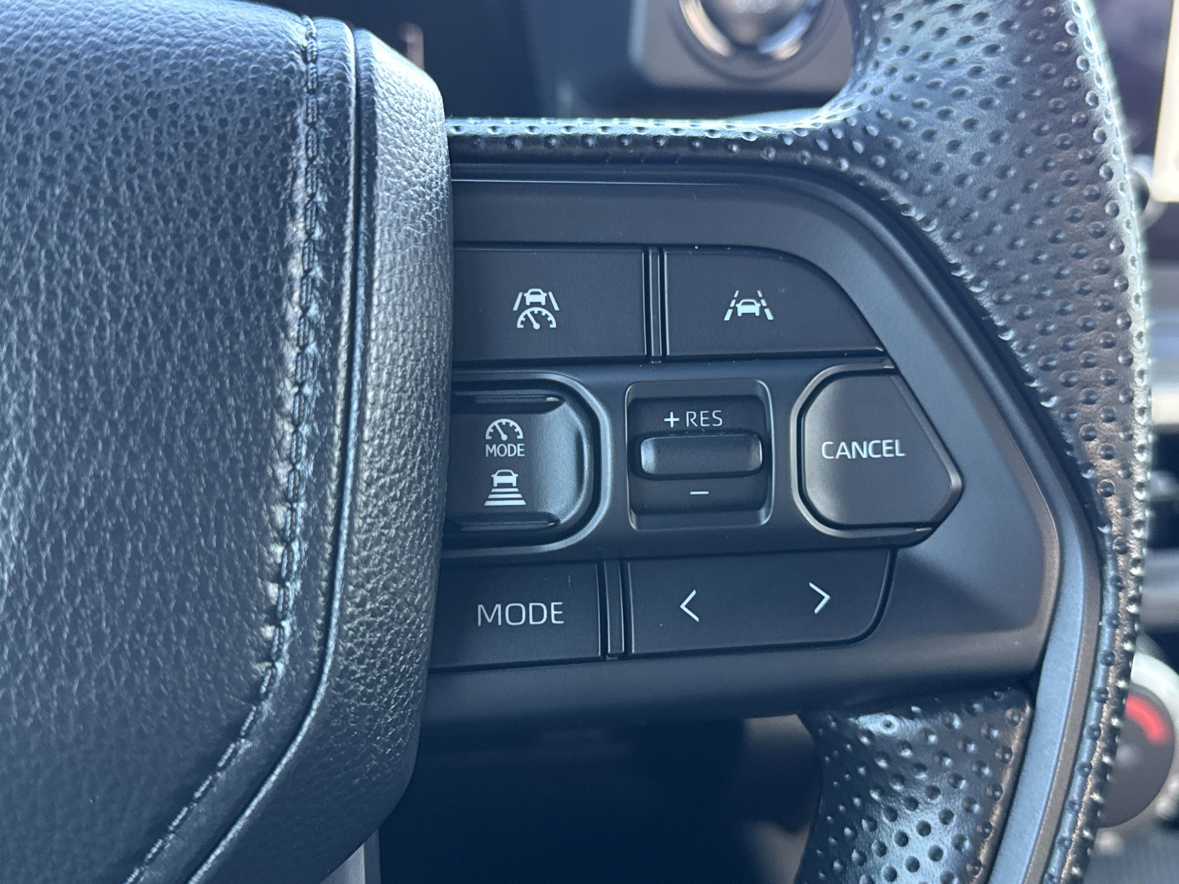 Used 2025 Toyota Tacoma SR image 19