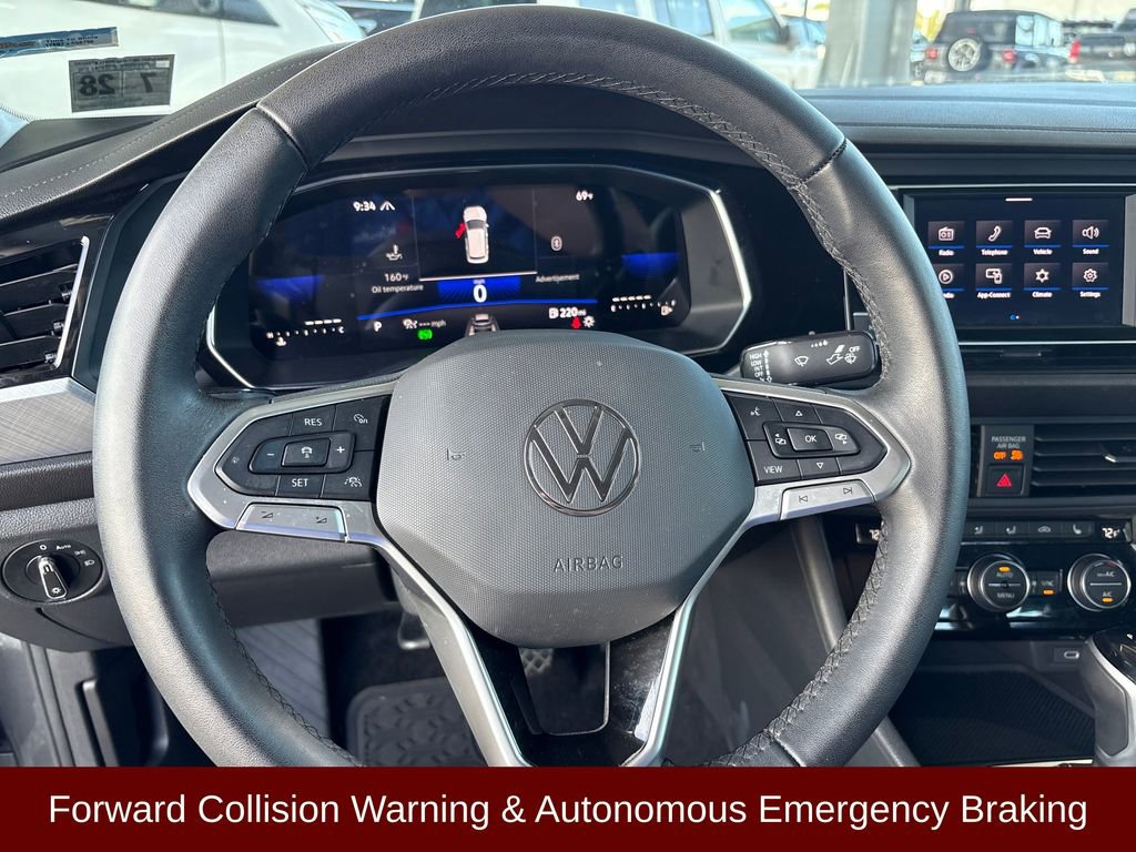 Used 2023 Volkswagen Jetta SE FWD image 14