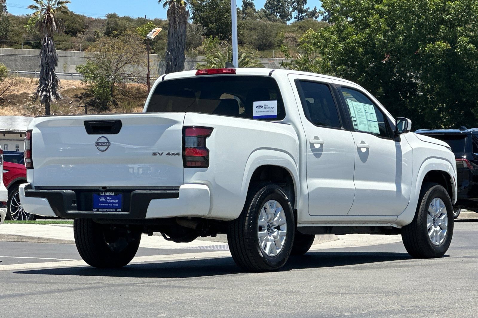 Used 2023 Nissan Frontier SV AWD/4WD image 3