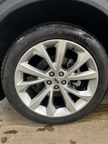 Certified 2022 Ford Explorer Platinum w/ Equipment Group 601A image 30