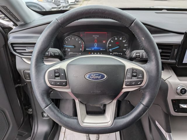 Certified 2023 Ford Explorer XLT w/ Equipment Group 202A AWD/4WD image 9