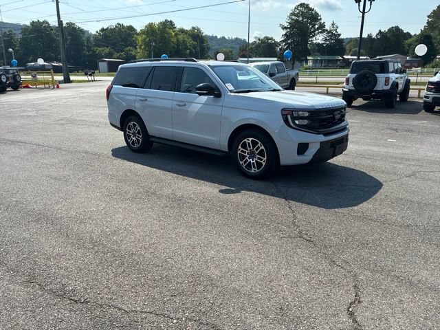 Certified 2025 Ford Expedition Active AWD/4WD image 60