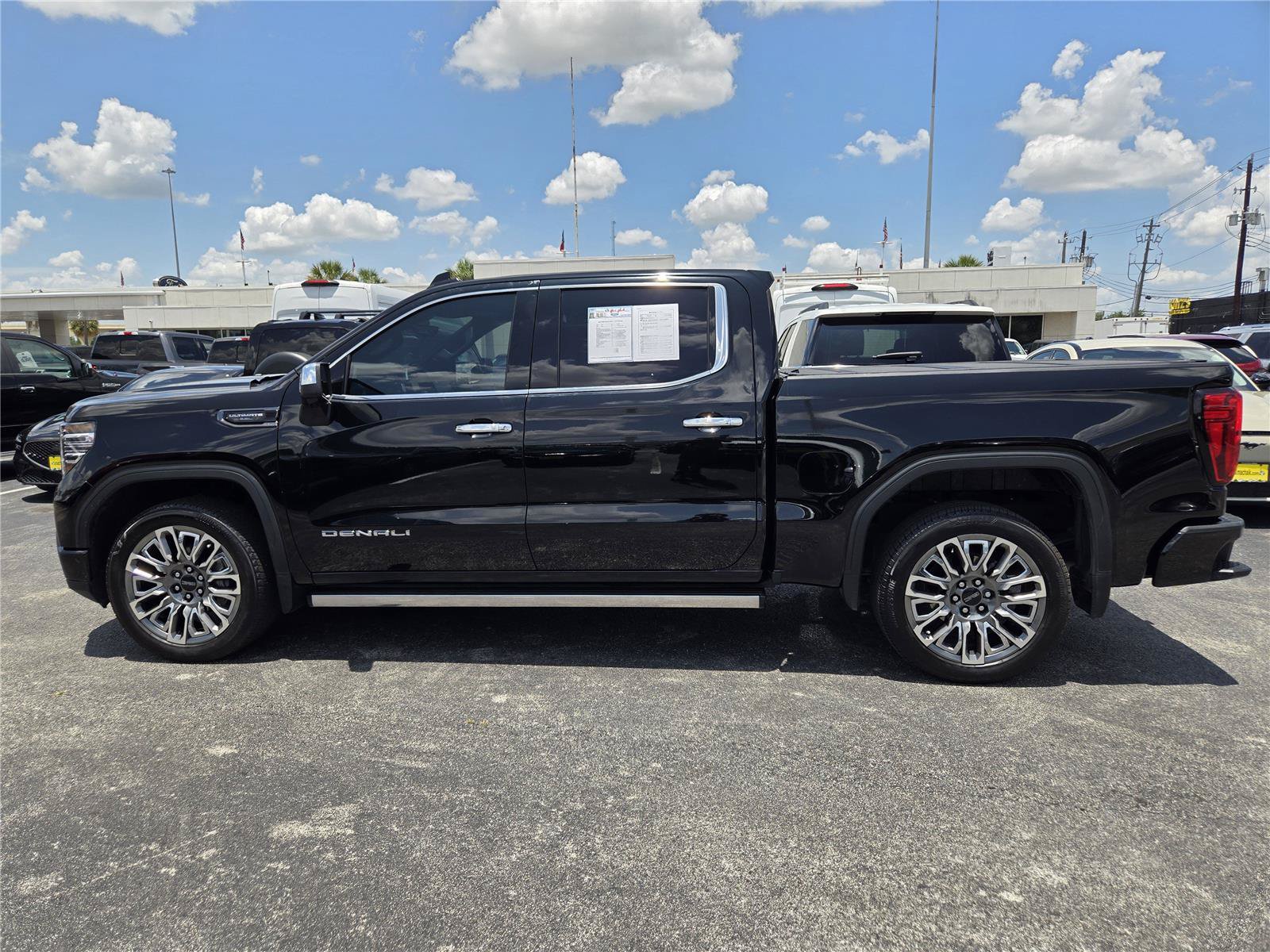 Used 2025 GMC Sierra 1500 Denali Ultimate AWD/4WD image 5