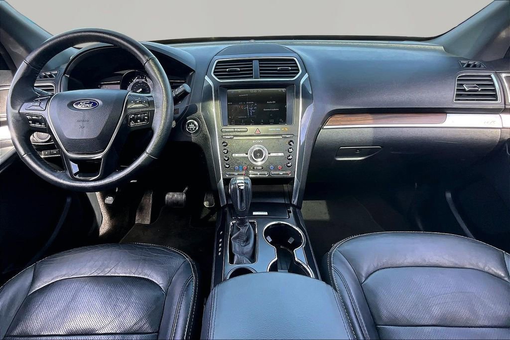 Certified 2019 Ford Explorer Limited w/ Class III Trailer Tow Package image 16