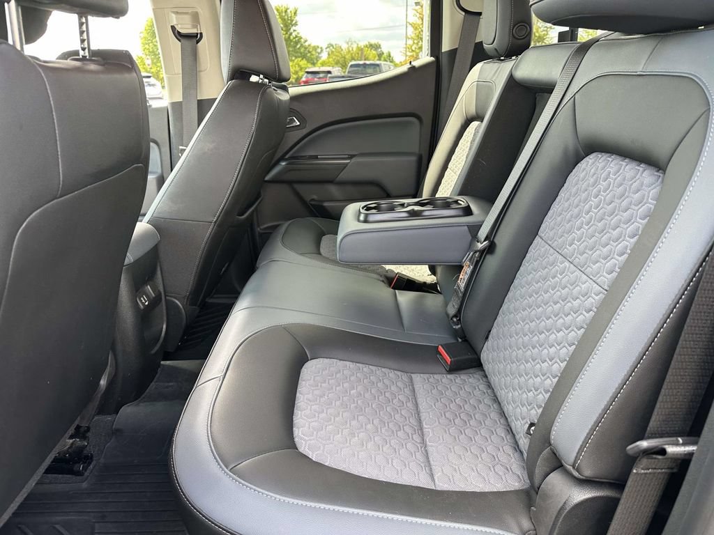 Used 2022 Chevrolet Colorado Z71 AWD/4WD image 12