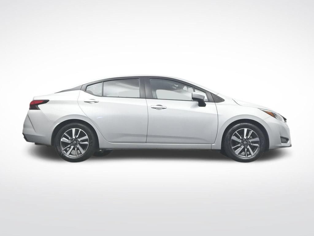 Used 2025 Nissan Versa SV FWD image 39