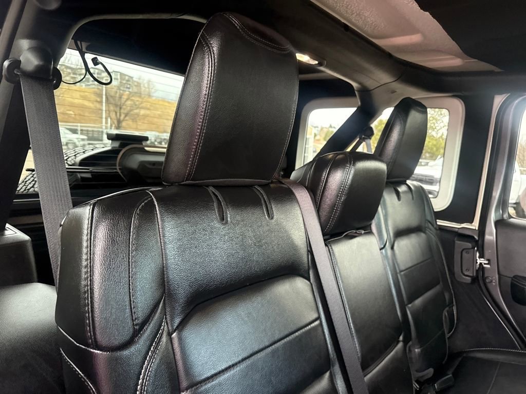 Used 2022 Jeep Wrangler Unlimited Sahara w/ LED Lighting Group image 28